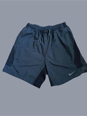 Nike Dri-FIT Running Shorts Men’s Medium Grey/Black Striped 7” Athletic Training